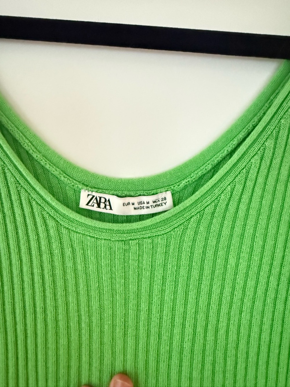 Zara Bright Green Ribbed Tank with Ruffle Hem - Picture 2 of 2